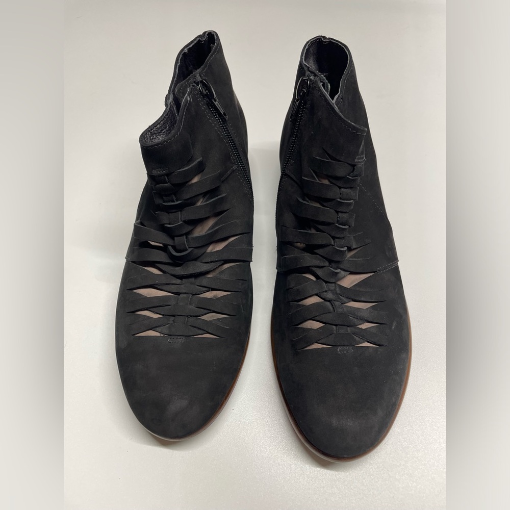 Naot Nubuck Woven Cut Out Ankle Boots - Leviche - Black US Size 38
